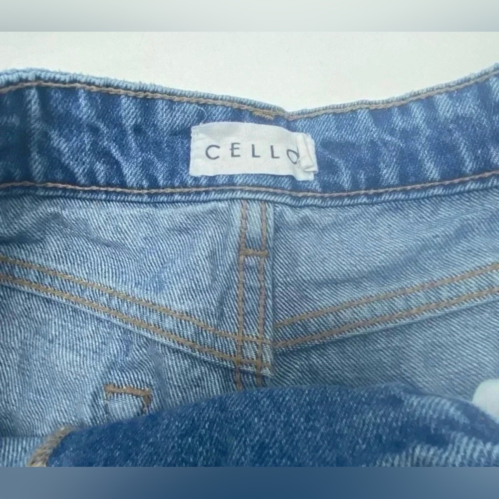 Cello Distressed Crossover Jean Shorts M - Picture 3 of 4